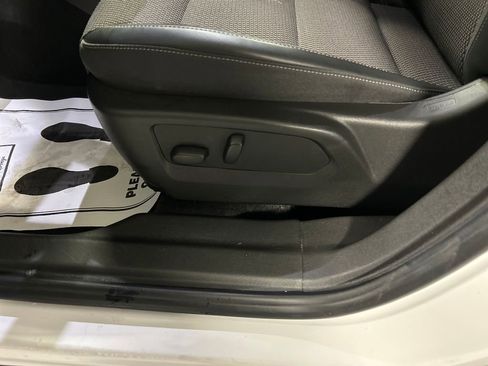 Used 2022 Buick Envision Preferred image 13