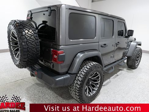 Used 2018 Jeep Wrangler Unlimited Sahara w/ Safety Group AWD/4WD image 5
