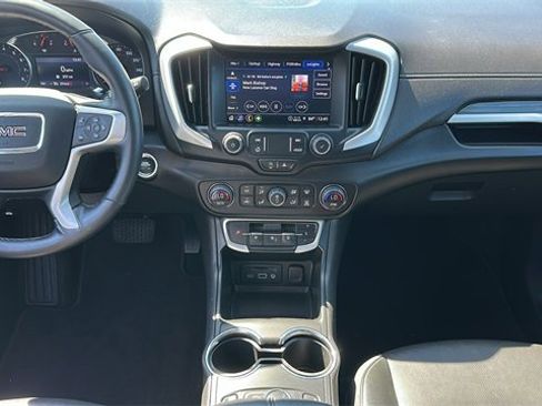 Used 2023 GMC Terrain SLT image 21