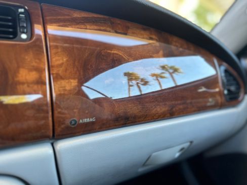 Used 2003 Jaguar XK8 Convertible image 28