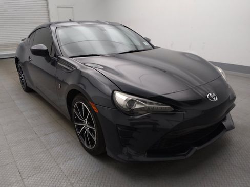 Used 2018 Toyota 86 RWD image 13