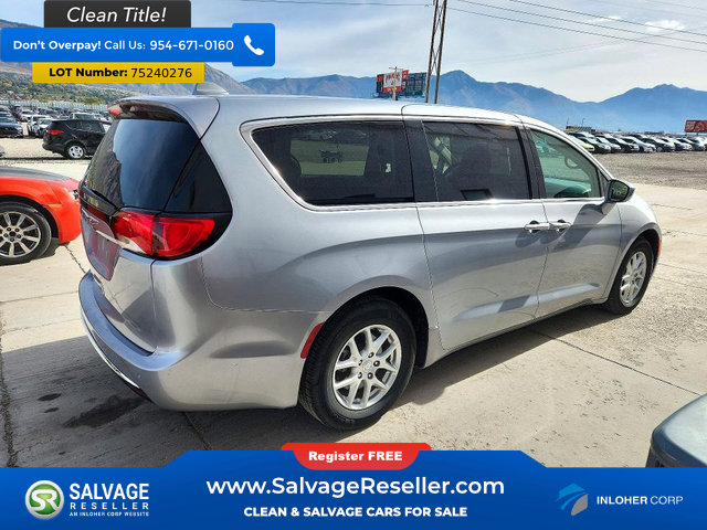 Used 2020 Chrysler Pacifica Touring w/ Cold Weather Group FWD image 4