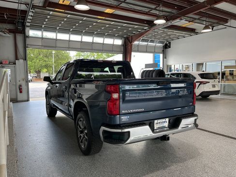 Used 2023 Chevrolet Silverado 1500 LT AWD/4WD image 6