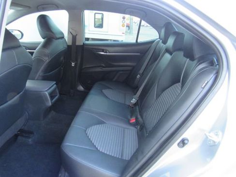 Used 2023 Toyota Camry SE image 19