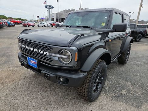 New 2026 Ford Bronco Badlands image 4
