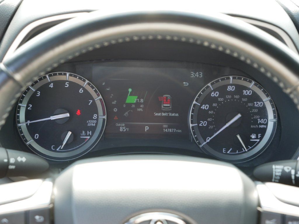 Used 2021 Toyota Highlander XSE AWD/4WD image 25