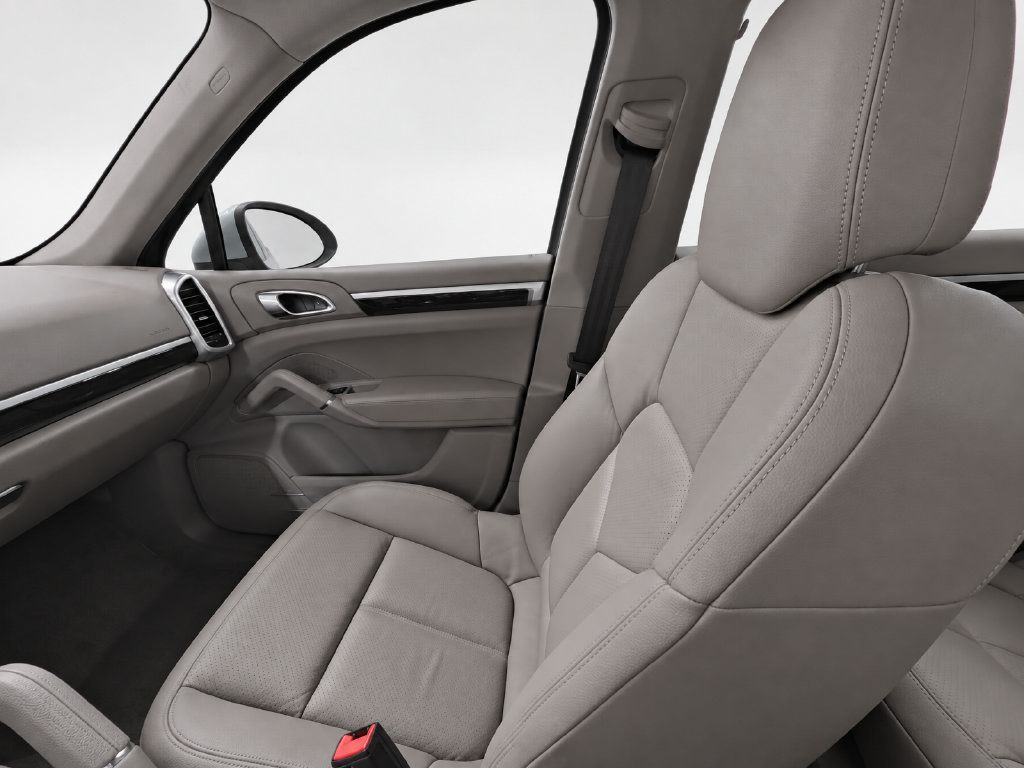 Used 2012 Porsche Cayenne AWD/4WD image 18