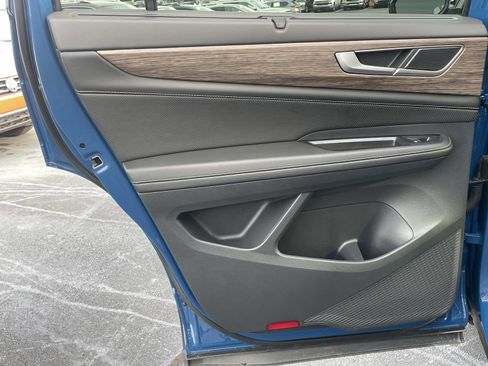 Certified 2025 Volkswagen Atlas SEL image 11