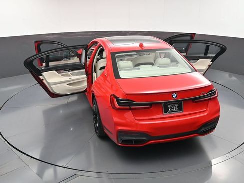 Used 2022 BMW M760i xDrive w/ Luxury Rear Seating Package AWD/4WD image 40