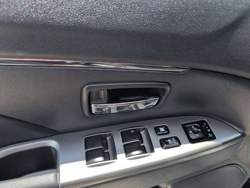 Used 2025 Mitsubishi Outlander Sport SE AWD/4WD image 13