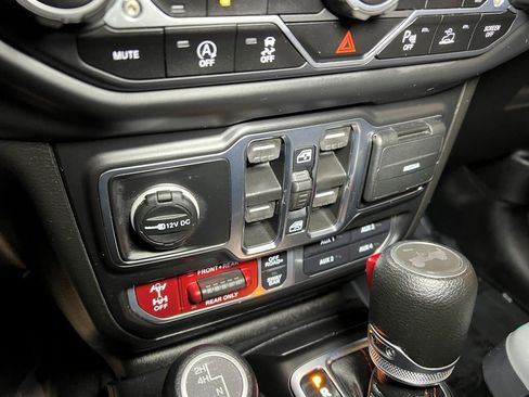 Used 2022 Jeep Wrangler Unlimited Rubicon w/ LED Lighting Group image 38