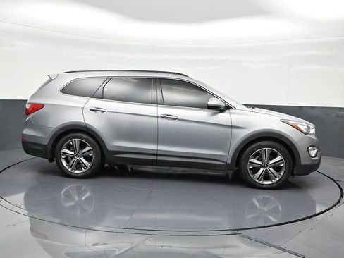 Used 2015 Hyundai Santa Fe Limited w/ Option Group 04 FWD image 7