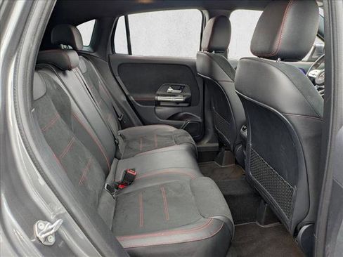 Used 2021 Mercedes-Benz GLA 250 GLA 250 image 18