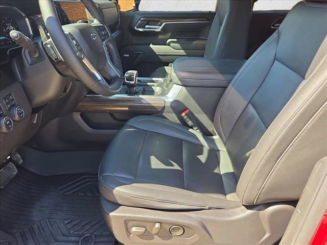 Used 2024 Chevrolet Silverado 1500 LT Trail Boss w/ Convenience Package II AWD/4WD image 16