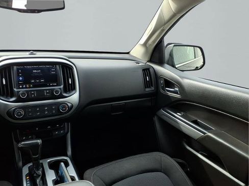 Used 2019 Chevrolet Colorado LT w/ LT Convenience Package image 9