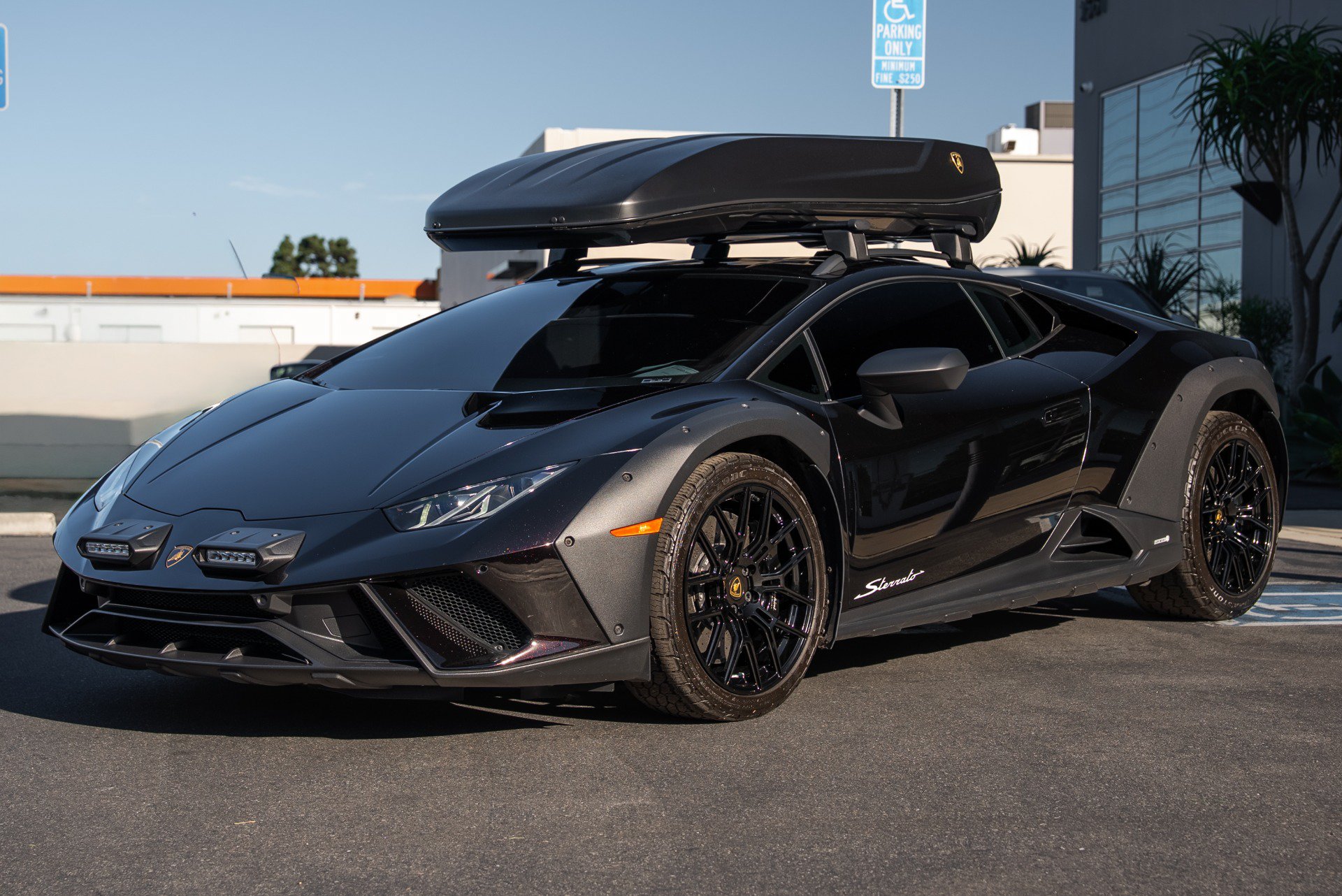 Used 2024 Lamborghini Huracan Sterrato AWD/4WD image 4