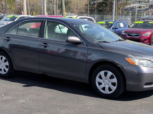 Used 2009 Toyota Camry image 2