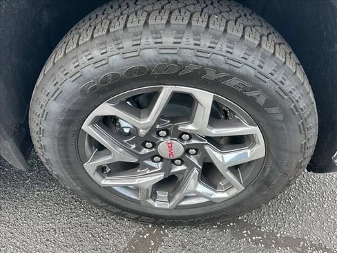 New 2026 GMC Sierra 1500 SLT w/ SLT Premium Plus Package AWD/4WD image 15