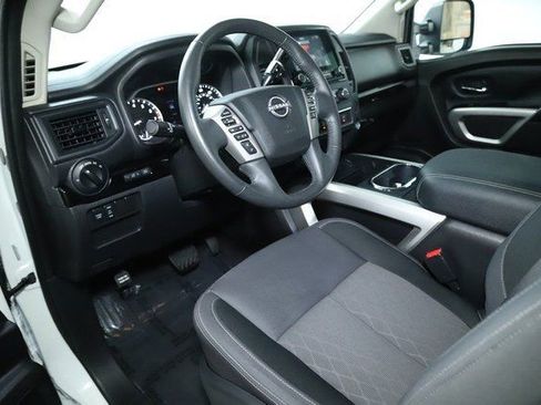 Used 2024 Nissan Titan SV w/ SV Convenience Package image 17