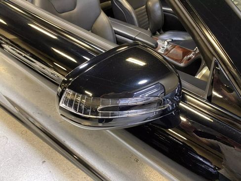 Used 2013 Mercedes-Benz SL 550 w/ Premium Pkg image 17