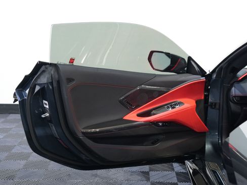 Used 2020 Chevrolet Corvette Stingray Preferred Cpe w/ 2LT Preferred Equipment Group RWD image 23