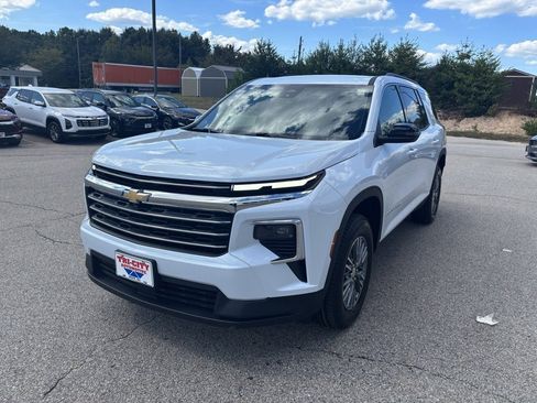 New 2026 Chevrolet Traverse LT image 4