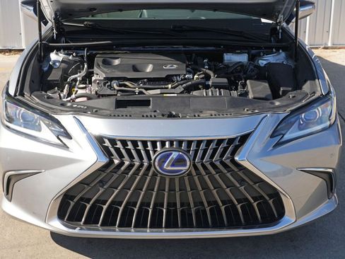 Used 2022 Lexus ES 300h w/ Premium Package image 7