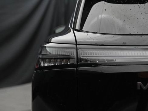 New 2025 Nissan Murano SV image 11