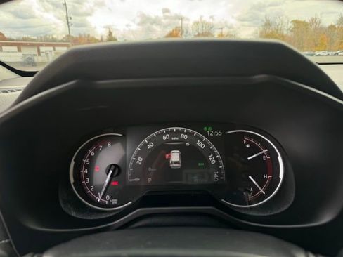 Used 2020 Toyota RAV4 Limited image 20