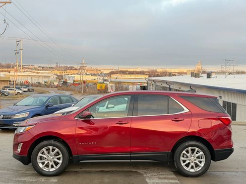 Used 2020 Chevrolet Equinox LT image 3