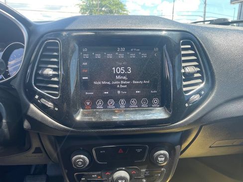Used 2019 Jeep Compass Limited AWD/4WD image 18