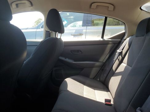Used 2024 Nissan Sentra SV FWD image 8