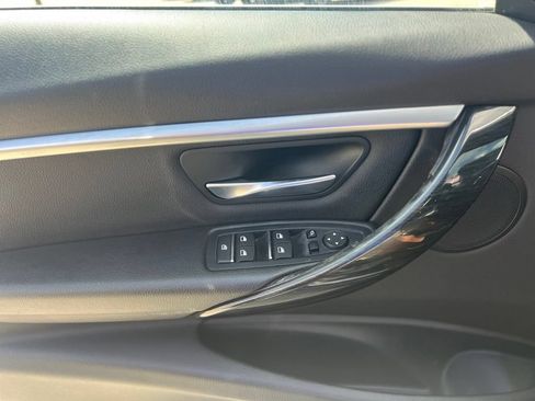 Used 2018 BMW 330e w/ Convenience Package RWD image 18