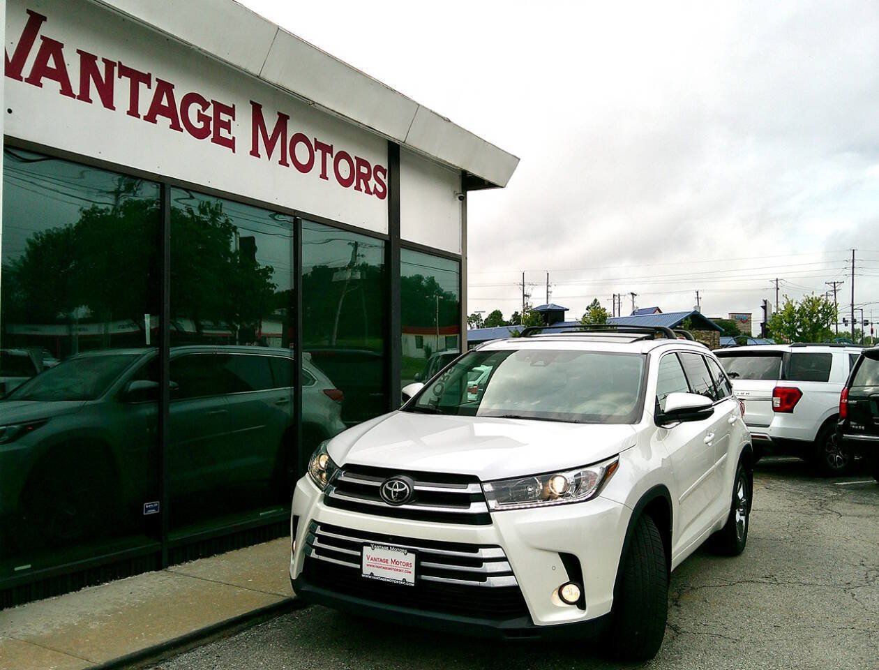 Used 2018 Toyota Highlander Limited Platinum AWD/4WD image 1