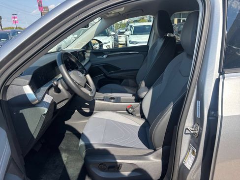 Used 2026 Volkswagen Tiguan SE AWD/4WD image 28