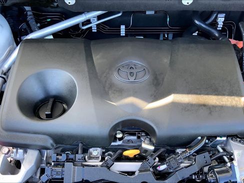 Certified 2024 Toyota RAV4 XLE AWD/4WD image 32
