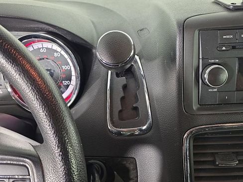 Used 2014 Dodge Grand Caravan SXT image 31