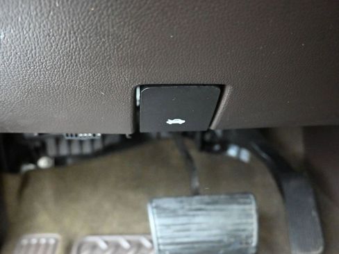 Used 2017 Chevrolet Silverado 1500 LTZ Z71 w/ LTZ Plus Package image 28