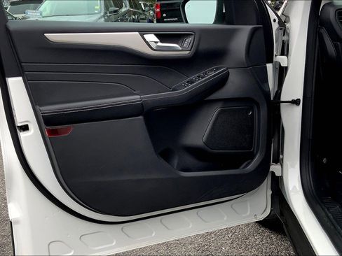 Used 2022 Ford Escape SEL image 20