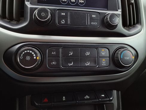 Used 2020 Chevrolet Colorado LT w/ LT Convenience Package image 12