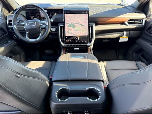 New 2026 GMC Yukon XL Denali w/ Denali Reserve Package image 13