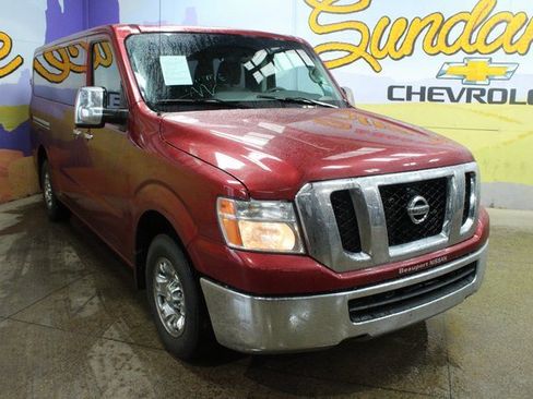 Used 2018 Nissan NV 3500 SV image 2
