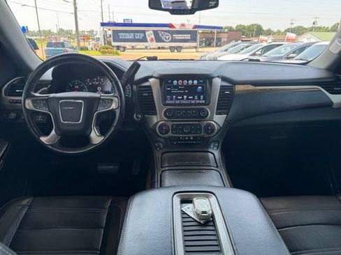 Used 2017 GMC Yukon Denali w/ Open Road Package AWD/4WD image 8