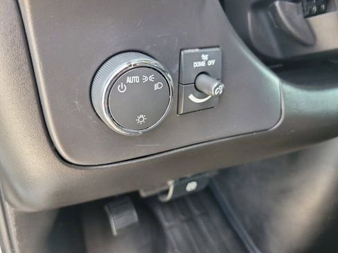 Used 2024 Chevrolet Express 2500 w/ Driver Convenience Package RWD image 18