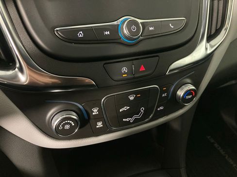 Used 2024 Chevrolet Equinox LT image 9