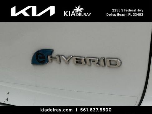 Used 2023 Chrysler Pacifica Pinnacle FWD image 10