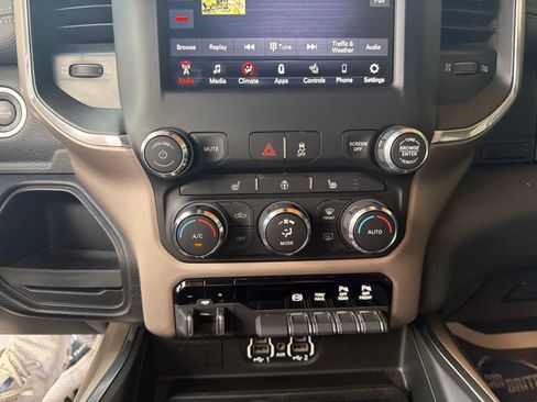 Used 2021 RAM 2500 Laramie w/ Chrome Appearance Group RWD image 18