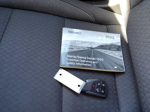Used 2023 GMC Sierra 1500 Elevation image 20