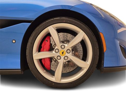 Used 2019 Ferrari Portofino image 8