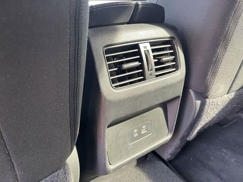 Used 2023 Nissan Rogue SV image 27